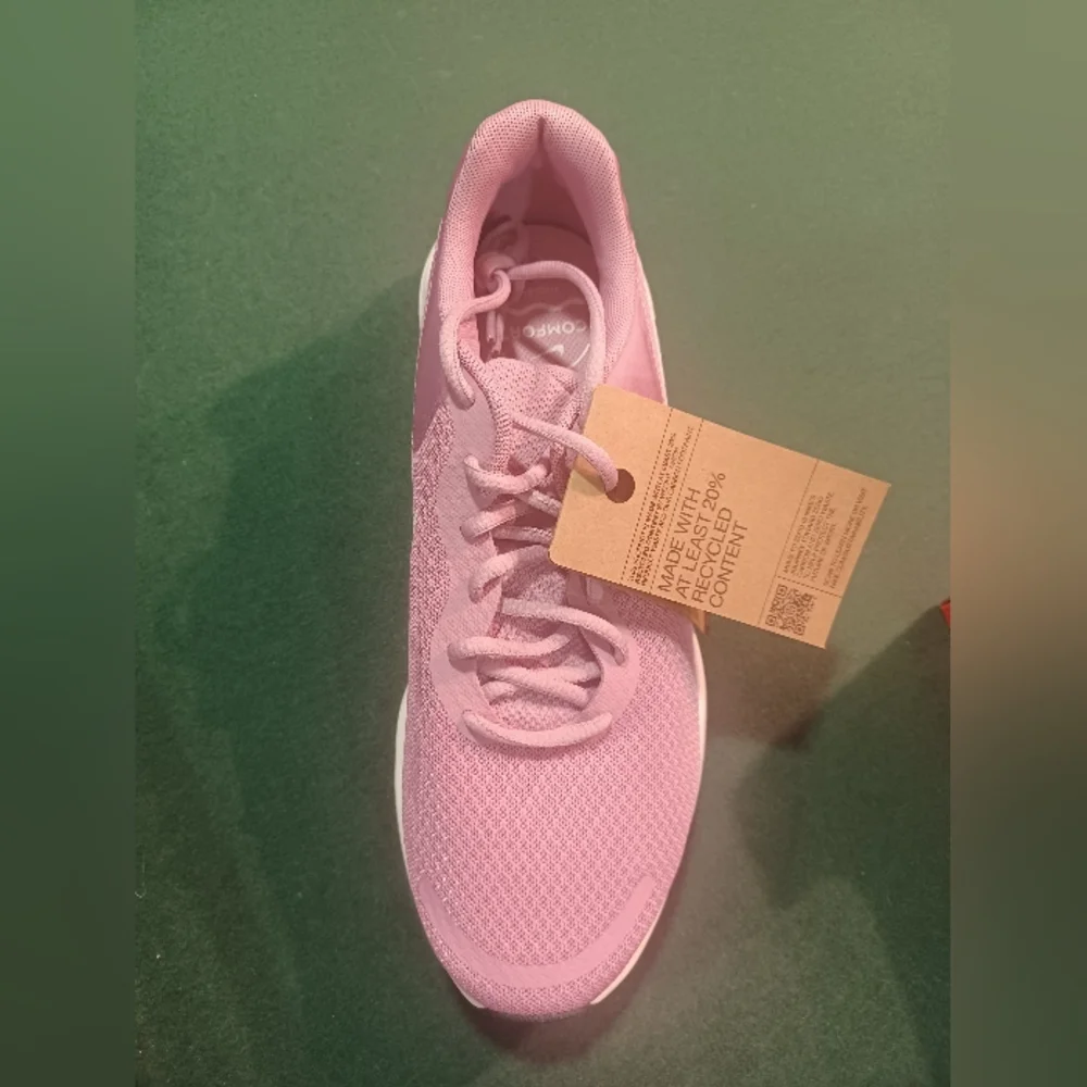 Nike Revolution 7 Women's Pink Athletic Shoes - Picture 5 of 9